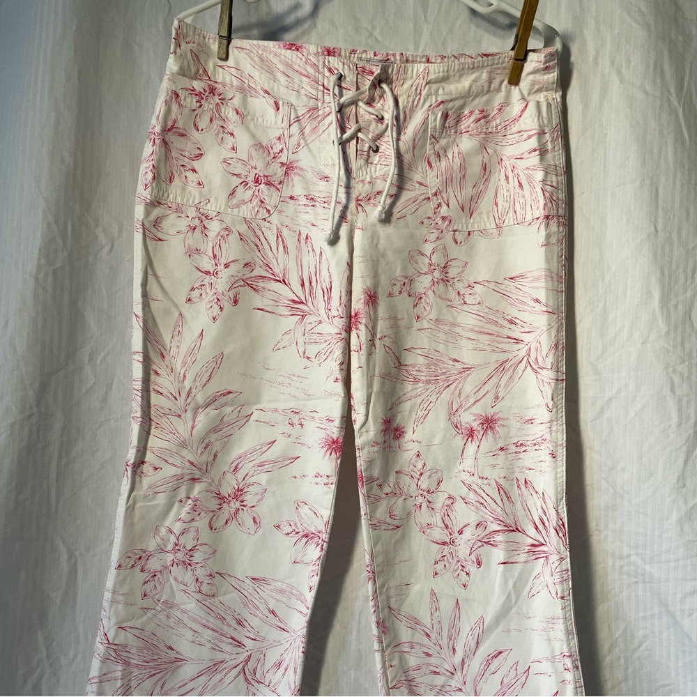 Abercrombie & Fitch White and Pink Cotton cropped pants